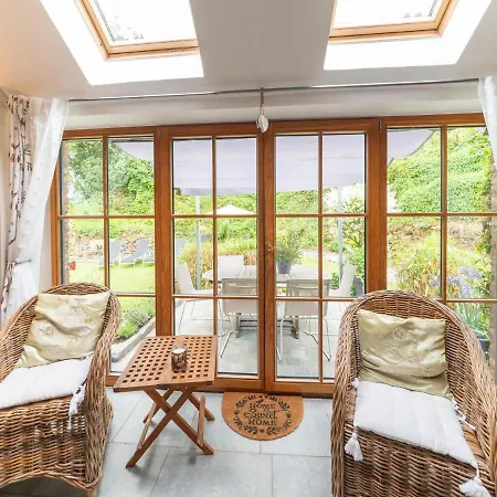 Dom wakacyjny Charming In Anseremme With Fenced Garden