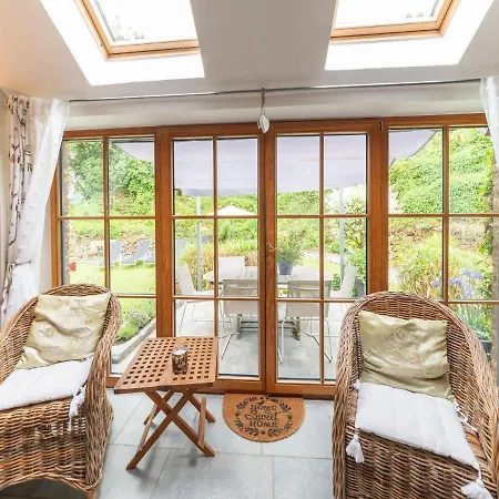 Holiday home Charming Cottage In Anseremme With Fenced Garden