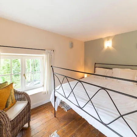 Charming In Anseremme With Fenced Garden