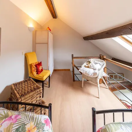Holiday home Charming Cottage In Anseremme With Fenced Garden Dinant