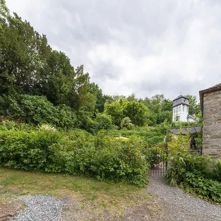 Charming In Anseremme With Fenced Garden Feriehus