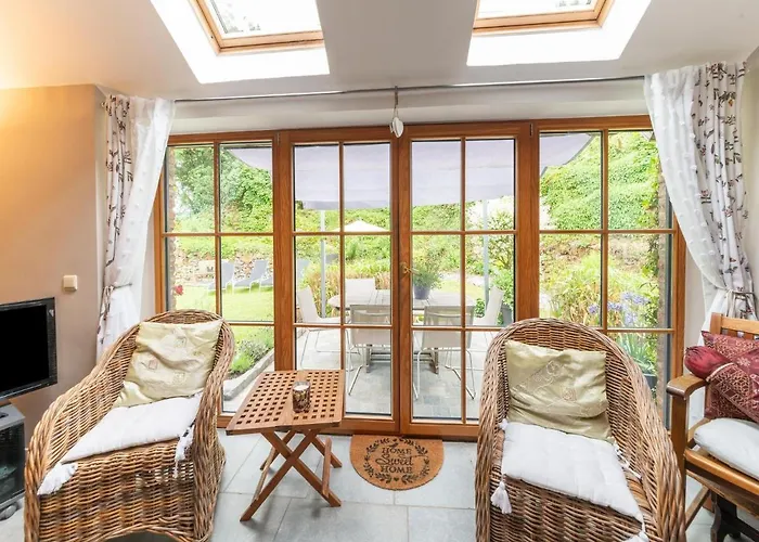 Ferienhaus Charming Cottage In Anseremme With Fenced Garden