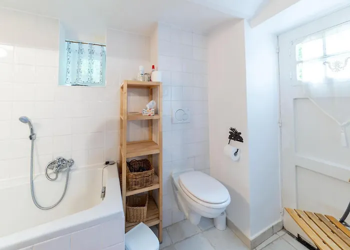 Charming Cottage In Anseremme With Fenced Garden